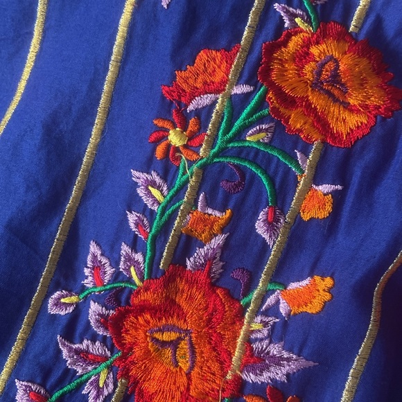 Embroidered tunic - Picture 15 of 15